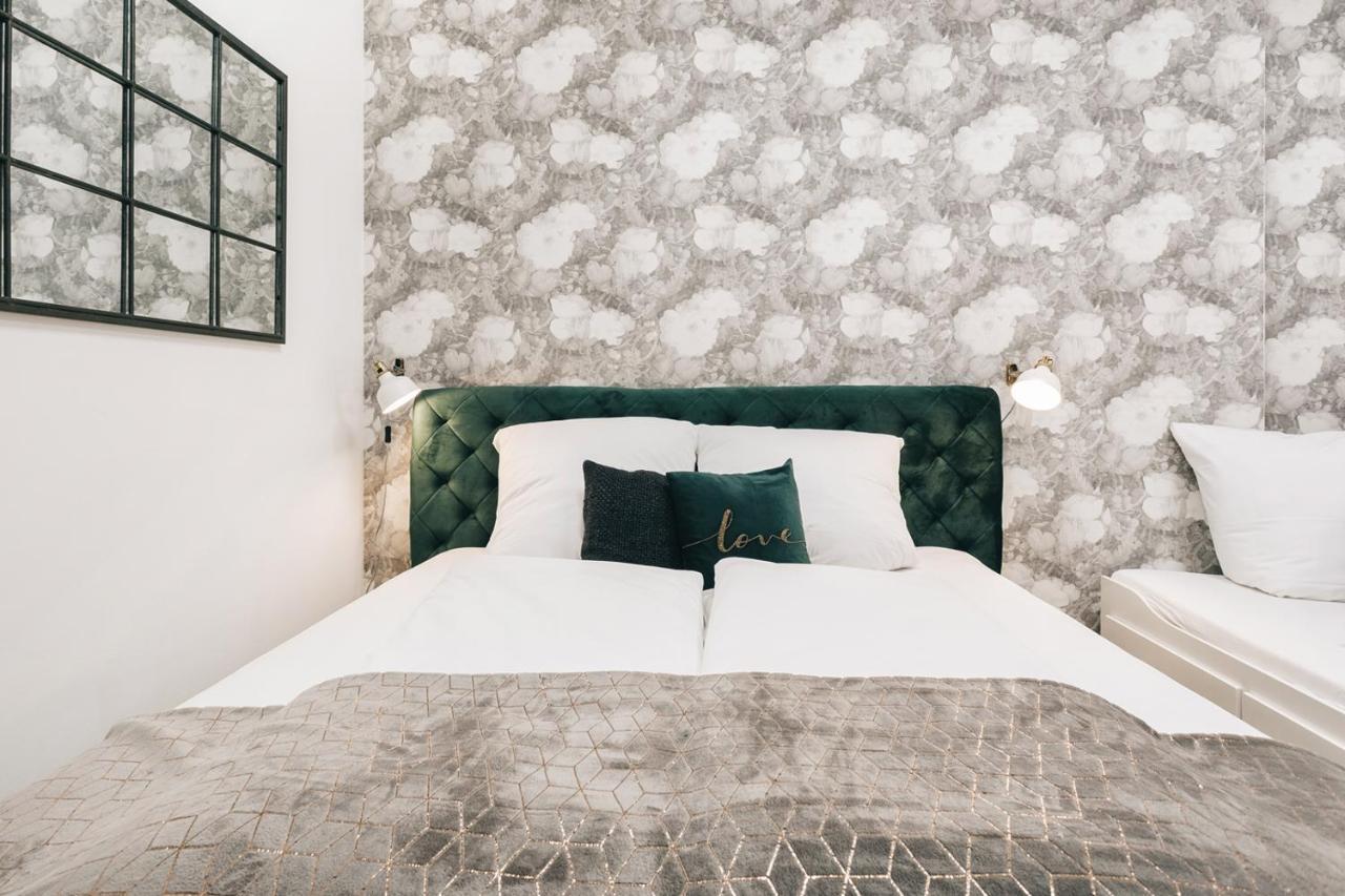Ferienwohnung STYLE Residenz Dresden direkt an der Frauenkirche NETFLIX Exterior foto